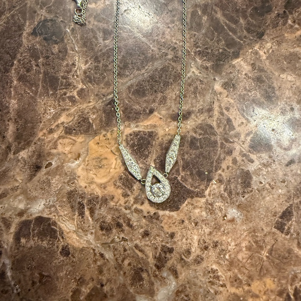 18k gold diamond necklace, main stone 20 points